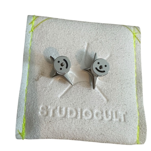 Studiocult Puffy Star Sparkle Earrings Tarnish Free Stainless Steel NWOT - Picture 3 of 7